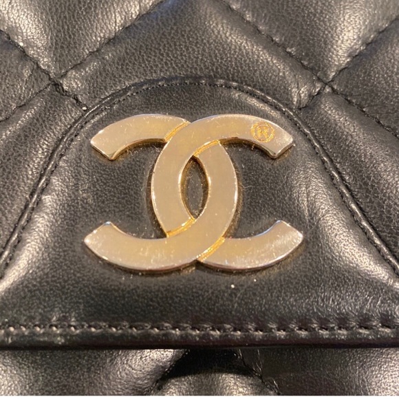 Vintage black quilted leather cc bag with red lining and chain strap - Picture 3 of 13